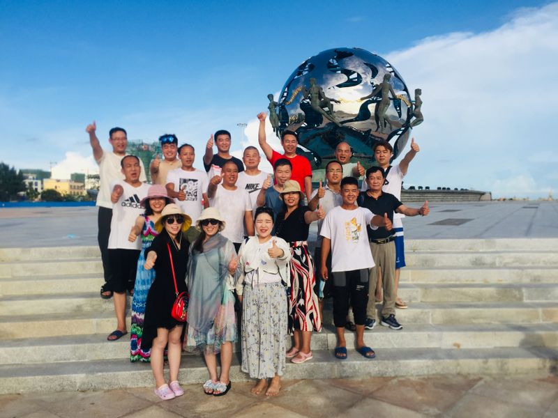 　　放飛心情，感受*美旅行